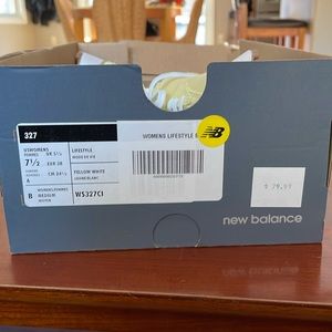Brand new yellow 327 new balance never been worn